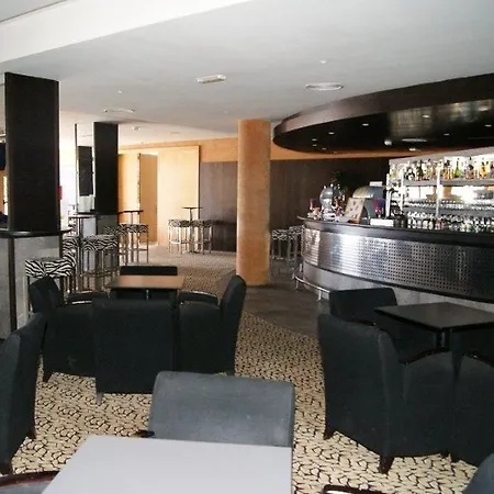 Sbh Taro فندق 4*